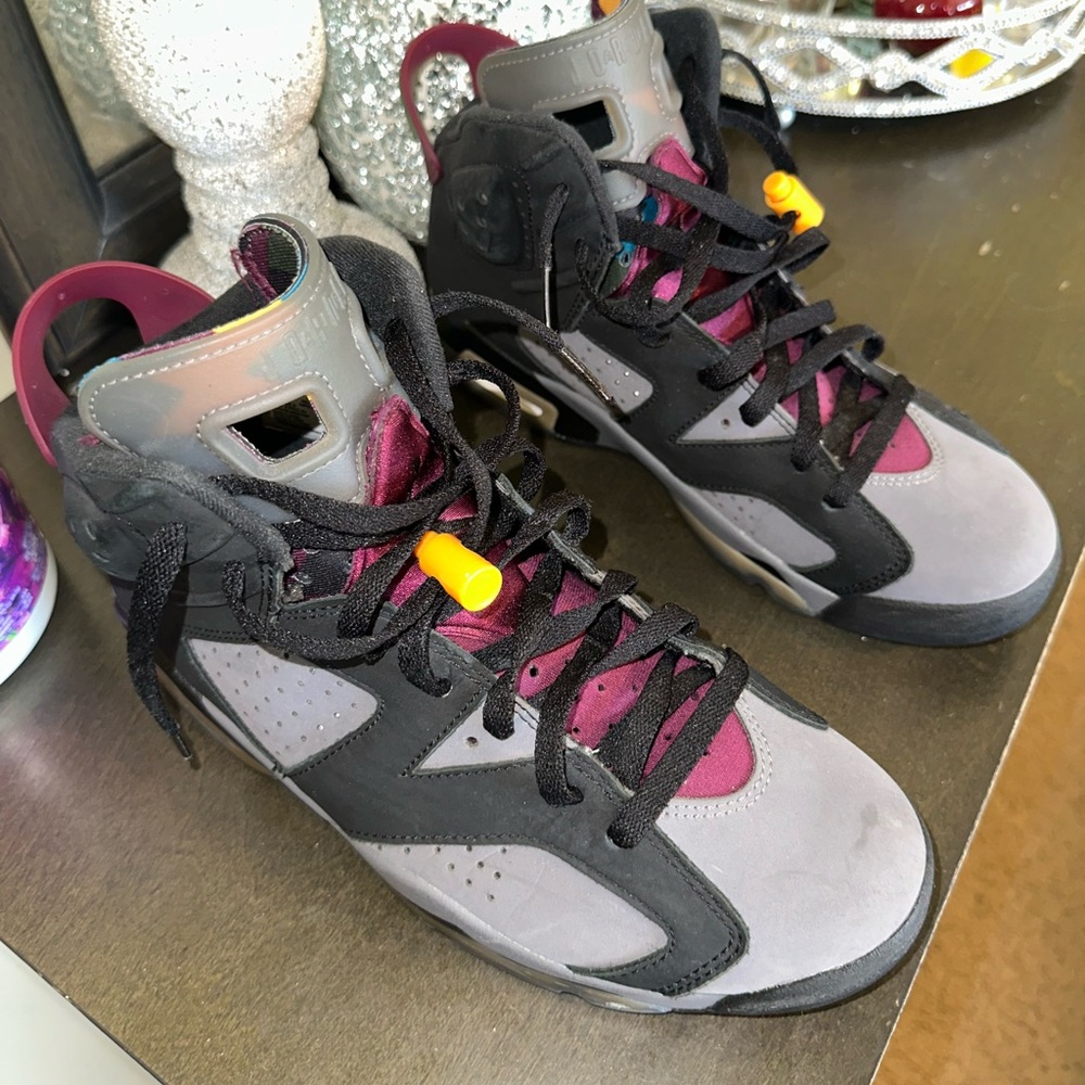 Men’s Air Jordan 6 Retro GS 'Bordeaux'
Size 9. Classic Release . Good condition - Picture 9 of 13